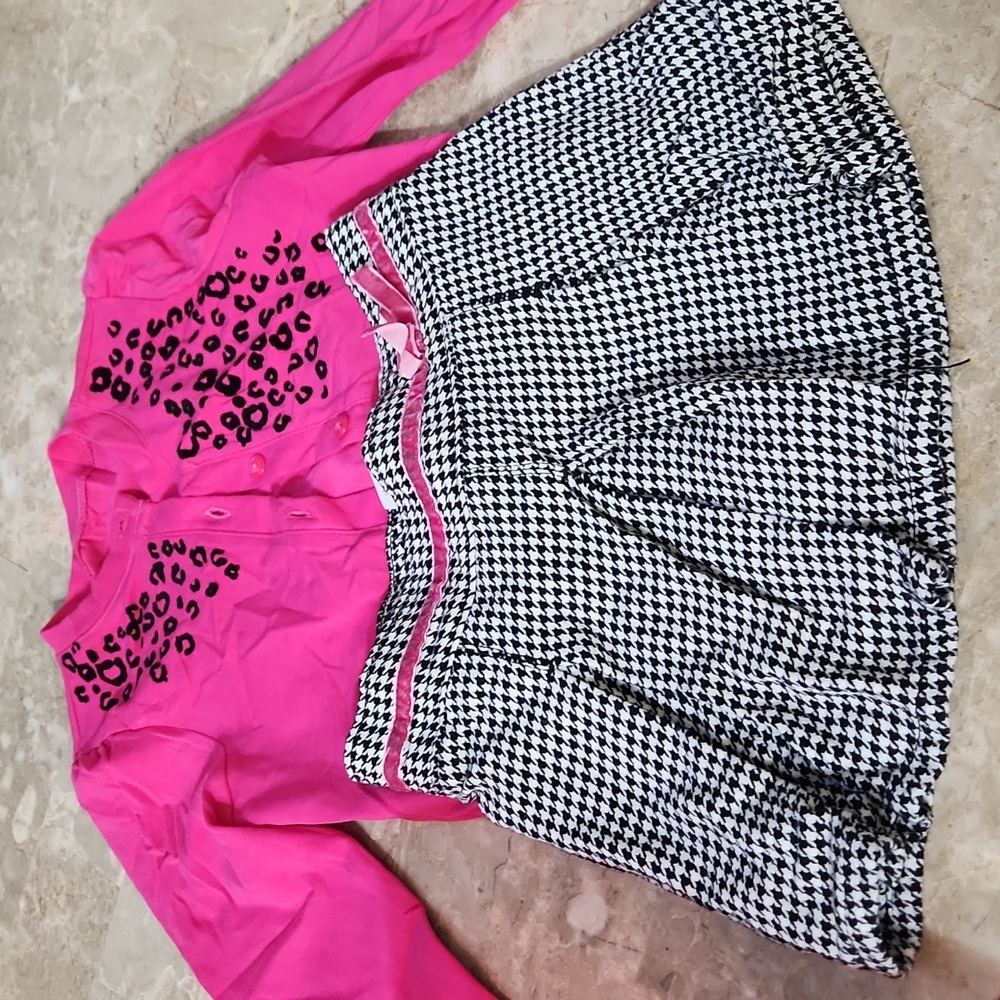 Set cardigan and skirt